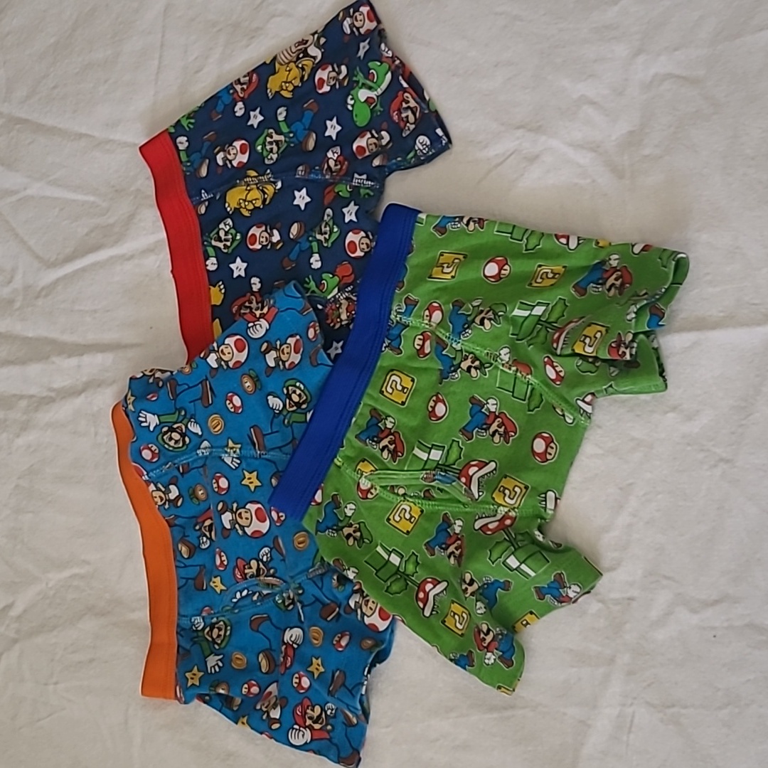 5/$25 Super Mario Boys Size S/4 Set Of Three Boxer Shorts